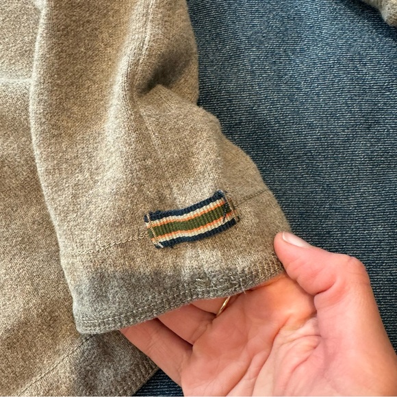 XL men’s long sleeve shirt - Picture 2 of 6